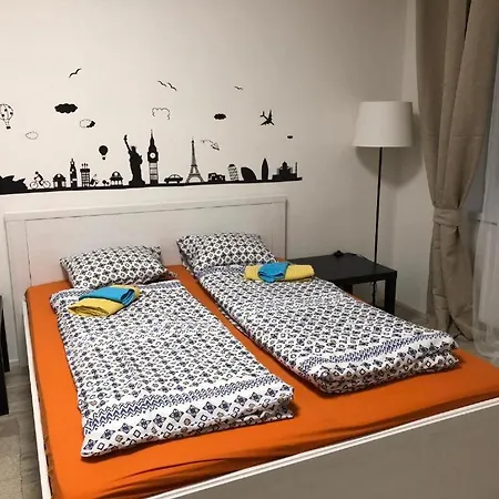 Apartman In The Center With Privat Parking 아파트 *